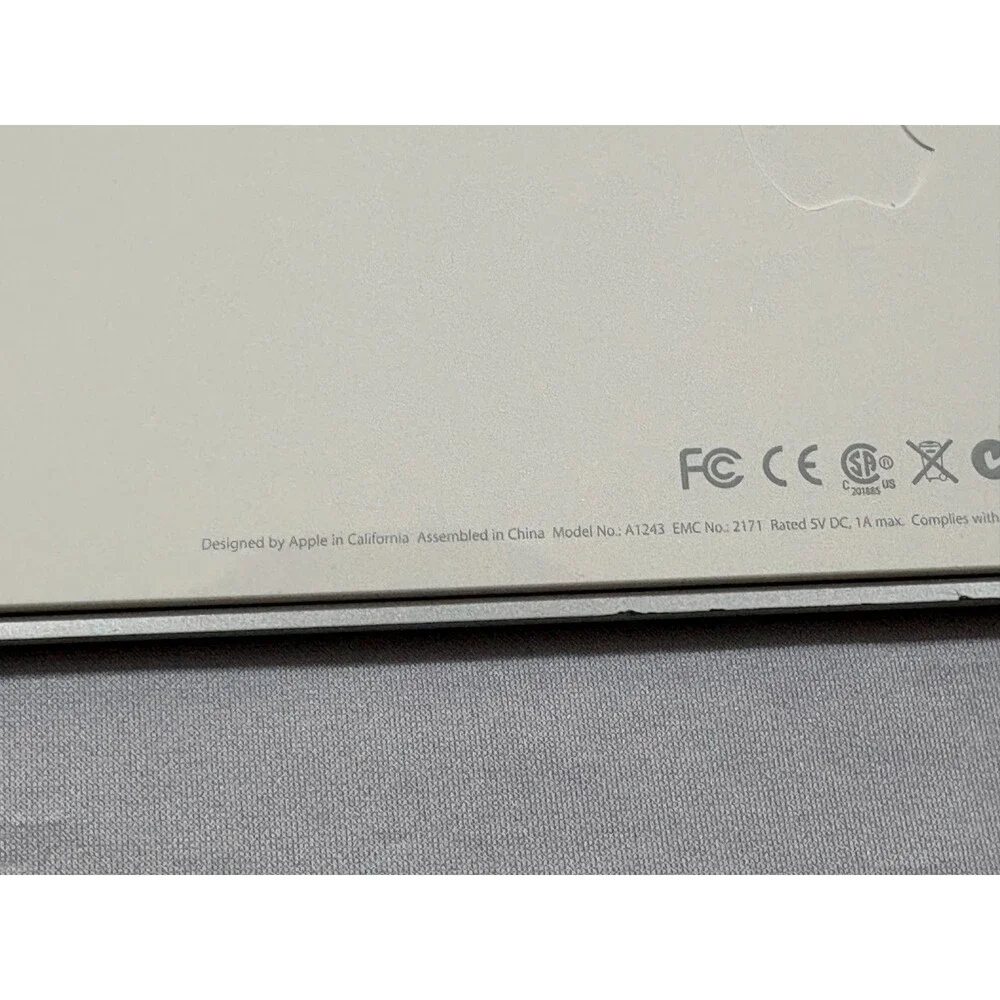 Apple Slim USB Wired Keyboard A1243 MB110LL/A Aluminum Standard Full Size